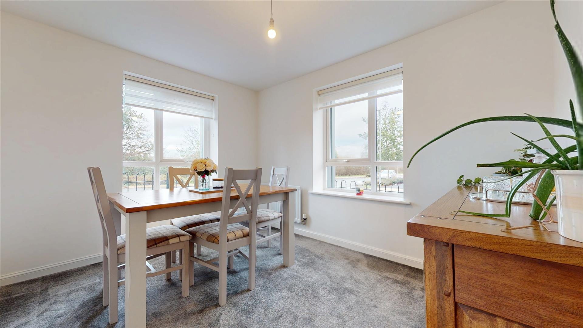 5 bed property in Simford Way, Milton Keynes